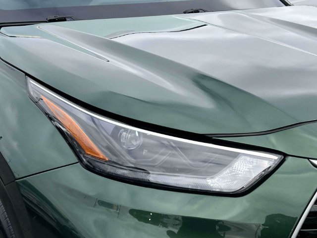Used 2023 Toyota Highlander XLE AWD/4WD image 9