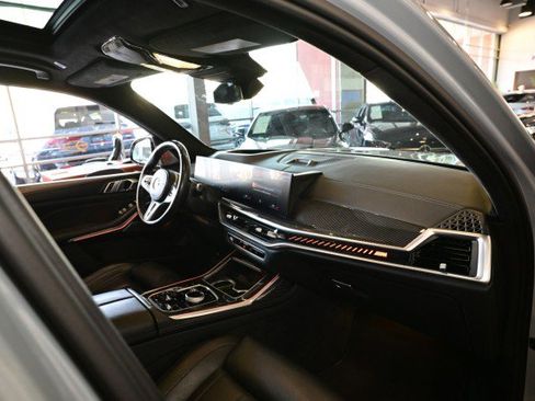 Used 2023 BMW X7 M60i w/ Executive Package image 29