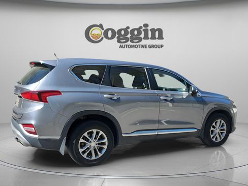 Used 2019 Hyundai Santa Fe SE image 5