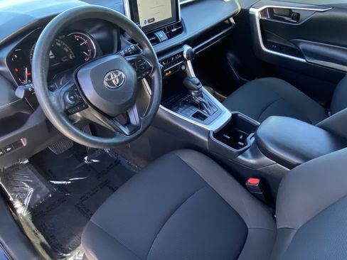 Certified 2025 Toyota RAV4 LE image 25