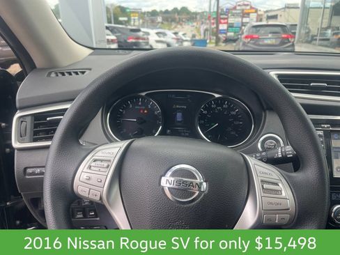 Used 2016 Nissan Rogue SV w/ SV Premium Package AWD/4WD image 16