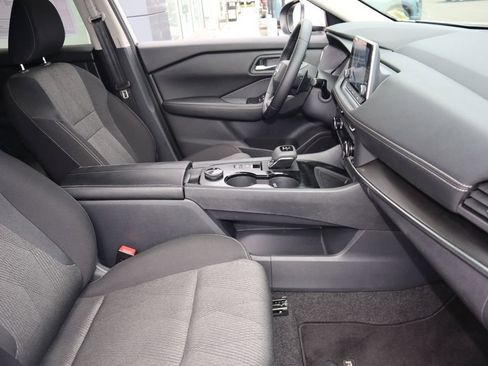 Certified 2025 Nissan Rogue SV AWD/4WD image 23