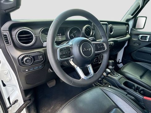 Used 2023 Jeep Wrangler Unlimited Sahara AWD/4WD image 12