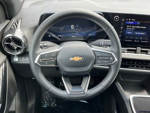 Used 2026 Chevrolet Equinox LT AWD/4WD image 11