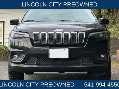 Used 2019 Jeep Cherokee Latitude Plus w/ Comfort/Convenience Group image 8