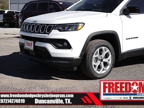 New 2026 Jeep Compass Latitude image 42