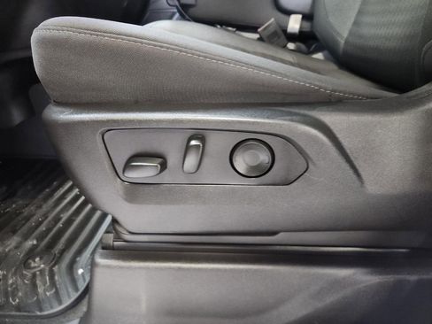 Used 2024 Chevrolet Silverado 1500 LT image 17
