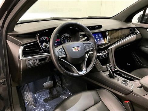 Used 2022 Cadillac XT6 Premium Luxury image 13