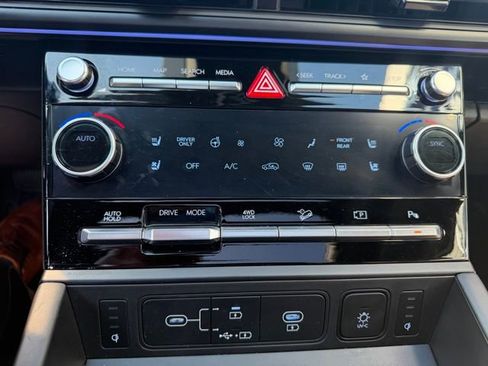 Used 2025 Hyundai Santa Fe Calligraphy image 10
