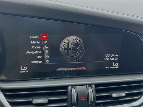 Used 2017 Alfa Romeo Giulia Quadrifoglio RWD image 11