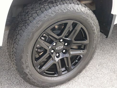 Used 2023 Chevrolet Silverado 1500 LT Trail Boss image 8