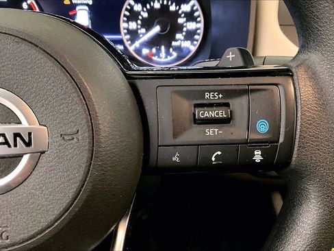 Used 2021 Nissan Rogue SV image 18