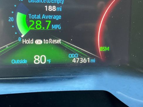 Used 2024 Toyota RAV4 XLE FWD image 36