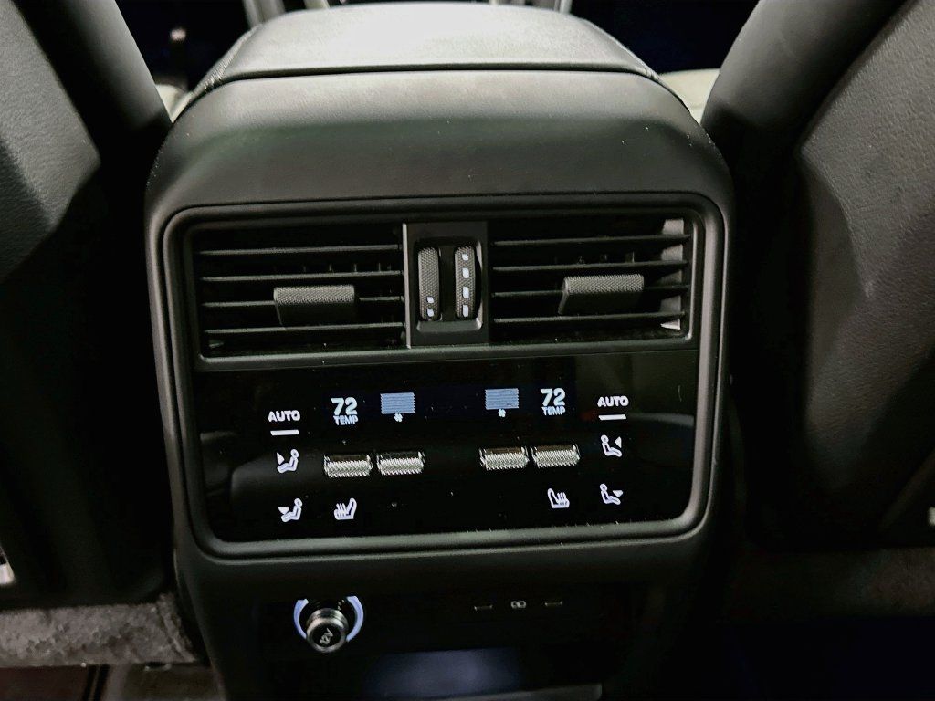 Certified 2024 Porsche Cayenne AWD/4WD image 26