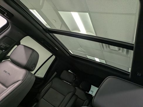 Used 2024 GMC Yukon Denali image 20