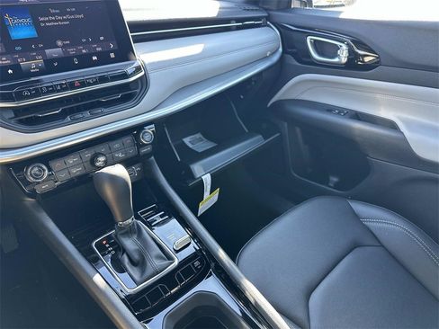 New 2026 Jeep Compass Limited image 16