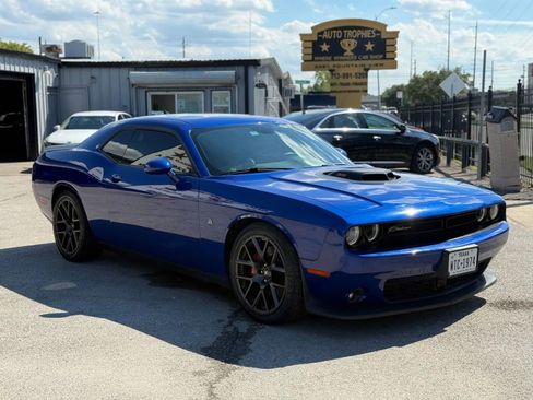Used 2018 Dodge Challenger R/T Scat Pack image 3