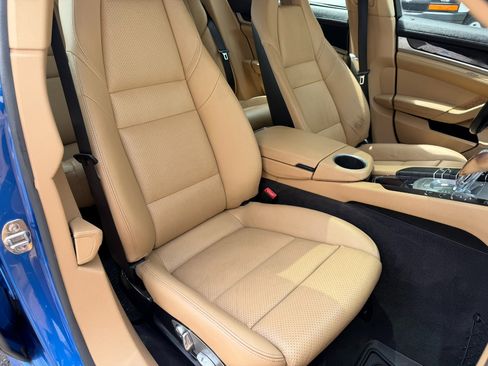 Used 2015 Porsche Panamera 4 AWD/4WD image 47