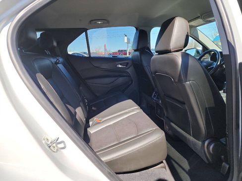 Used 2021 Chevrolet Equinox LT FWD image 29