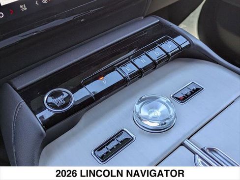 New 2026 Lincoln Navigator Reserve w/ Jet Appearance Package AWD/4WD image 10