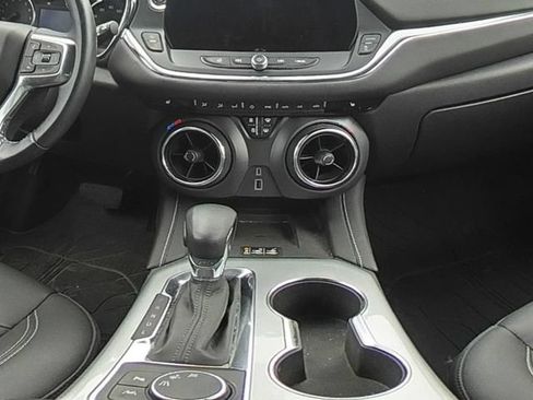 Used 2024 Chevrolet Blazer LT w/ Sound & Technology Package FWD image 23