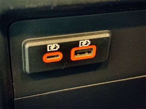 Used 2020 Nissan Pathfinder SV image 21