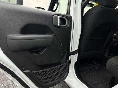 Used 2022 Jeep Wrangler Unlimited Sport AWD/4WD image 34