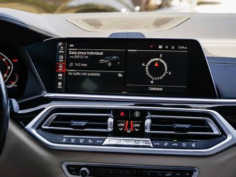 Used 2022 BMW X7 M50i w/ Dynamic Handling Package AWD/4WD image 14