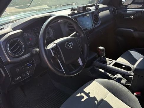 Used 2021 Toyota Tacoma TRD Off-Road w/ Technology Package AWD/4WD image 13