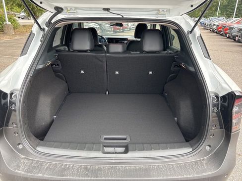 New 2025 Nissan Kicks SR FWD image 15