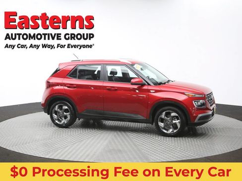 Used 2023 Hyundai Venue Limited FWD image 48