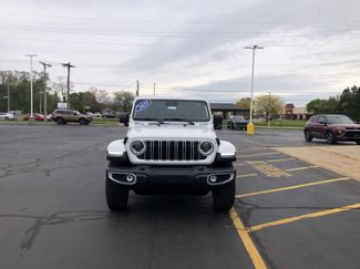 Used 2025 Jeep Wrangler Unlimited Sahara AWD/4WD video 2
