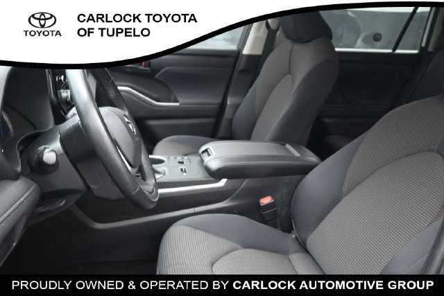 Used 2023 Toyota Highlander LE AWD/4WD image 24