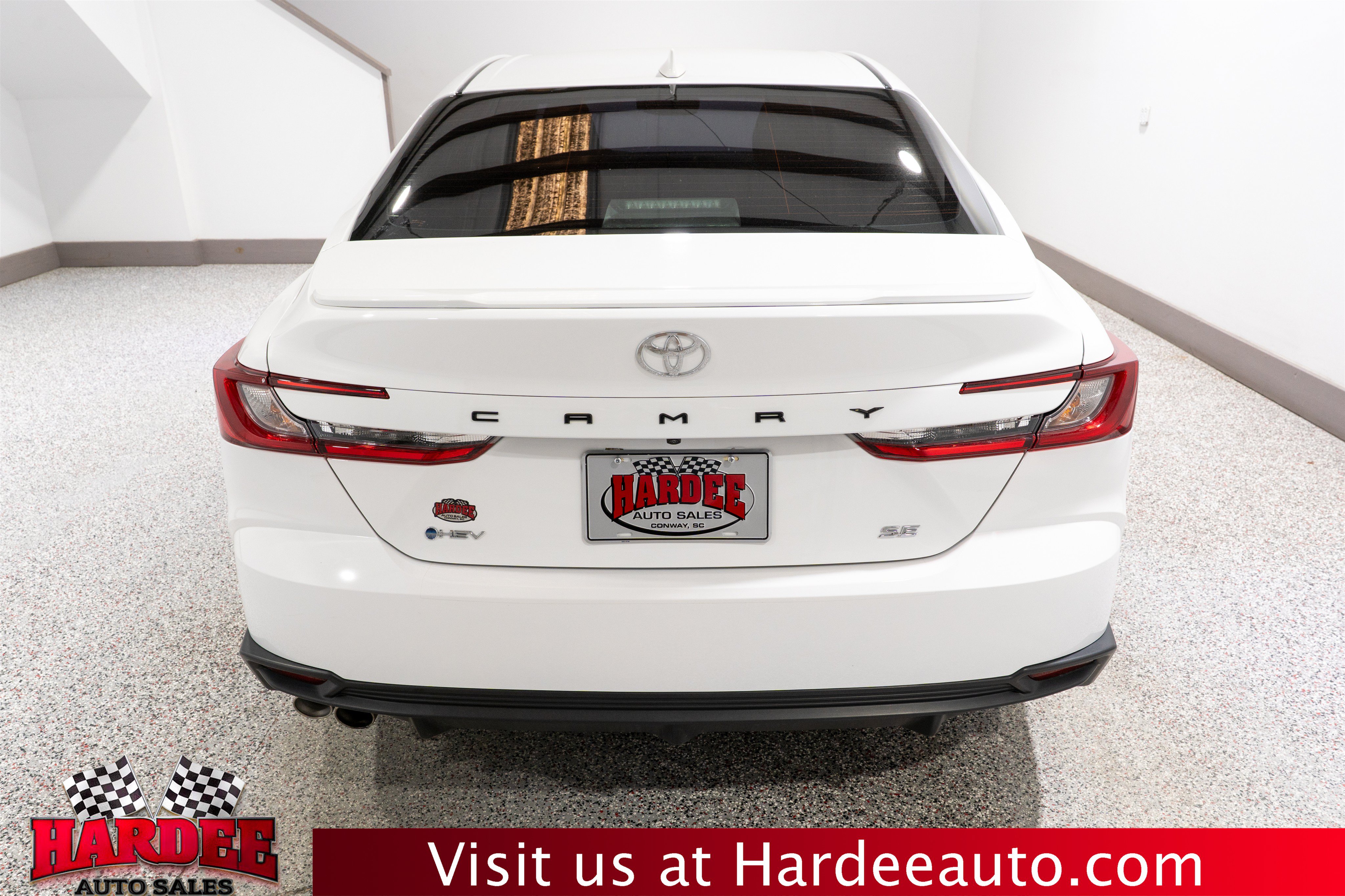 Used 2025 Toyota Camry SE FWD image 4