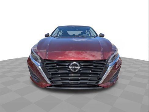 Used 2024 Nissan Altima 2.5 SV FWD image 9