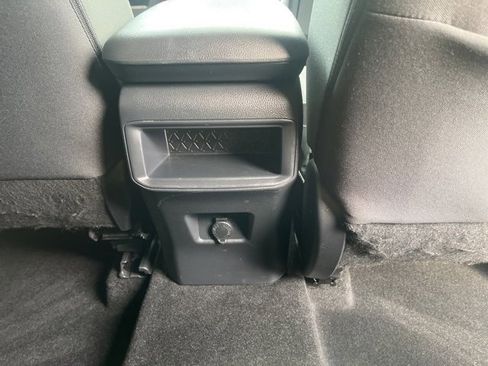 Used 2019 Toyota RAV4 LE image 22