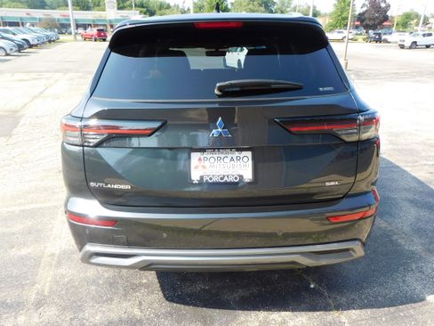 Used 2025 Mitsubishi Outlander SEL image 6