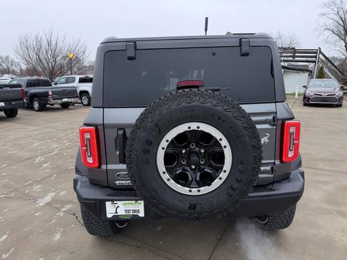 Used 2022 Ford Bronco Badlands image 7