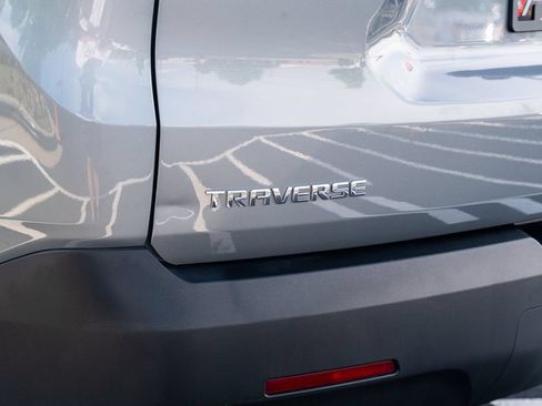 Used 2023 Chevrolet Traverse LT w/ LT Premium Package FWD image 19
