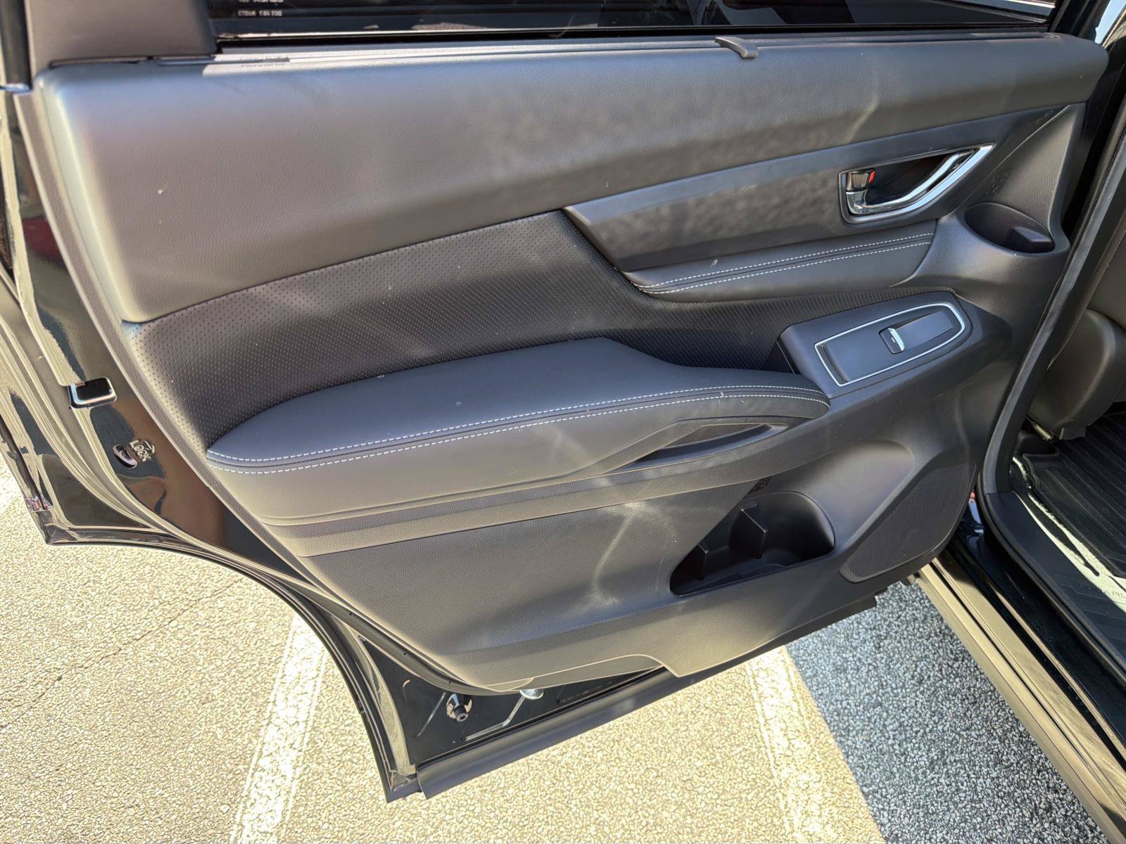 Used 2023 Subaru Ascent Limited AWD/4WD image 23