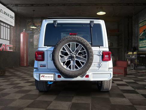 Used 2024 Jeep Wrangler High Altitude AWD/4WD image 6