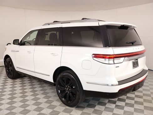 Used 2024 Lincoln Navigator Reserve AWD/4WD image 21