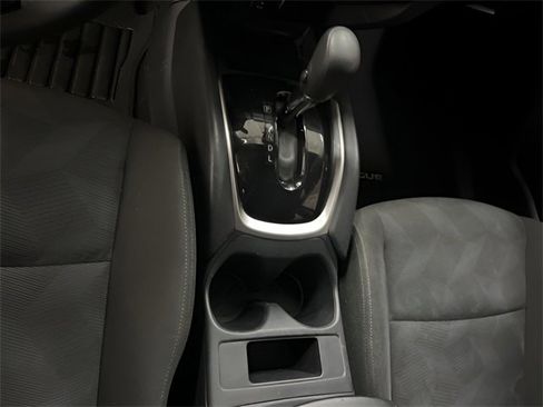 Used 2016 Nissan Rogue SV image 17