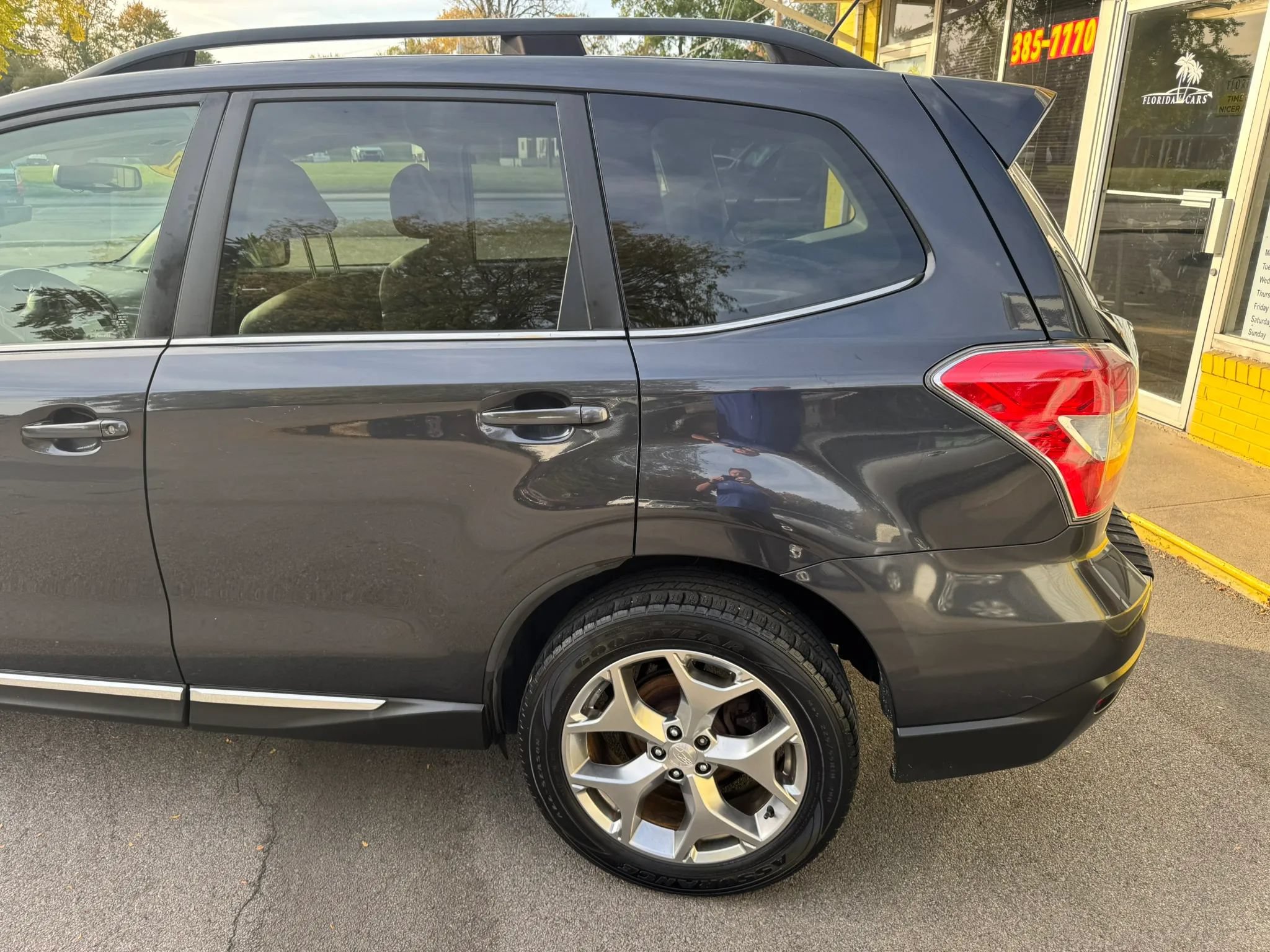 Used 2015 Subaru Forester 2.5i Touring w/ Eyesight & Navigation System AWD/4WD image 5