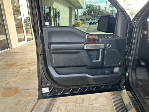 Used 2015 Ford F150 Platinum w/ Equipment Group 701A Luxury image 45