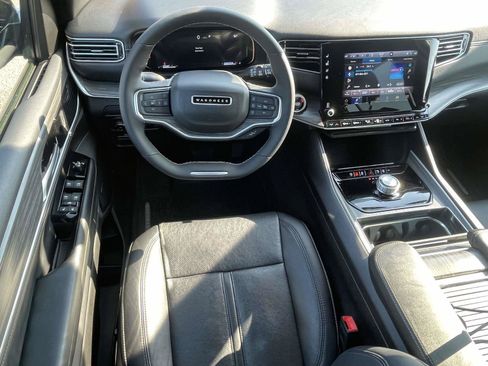 Used 2024 Jeep Wagoneer Series II w/ Flexible Seating Group RWD image 11