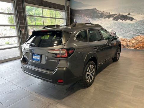 Used 2025 Subaru Outback Premium AWD/4WD image 31