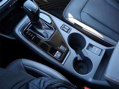 Used 2024 Subaru Crosstrek 2.5i Limited w/ Crosstrek Mirror Package image 24