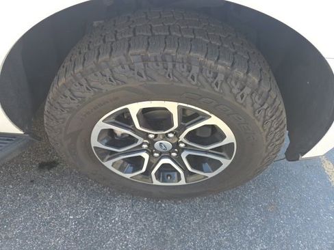 Used 2023 Ford Expedition XLT AWD/4WD image 34