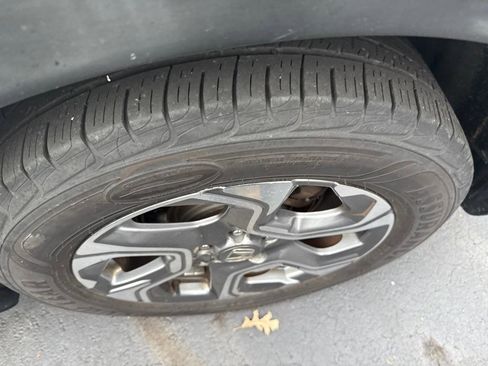 Used 2017 Honda CR-V EX image 4